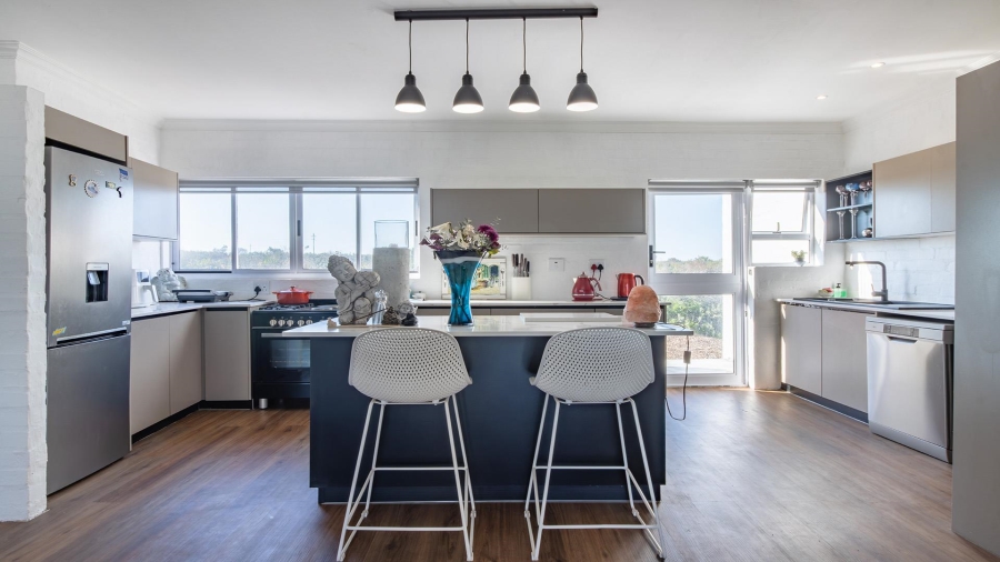 5 Bedroom Property for Sale in Grotto Bay Western Cape